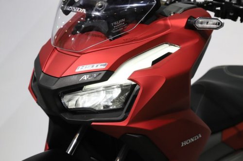 Fitur Moge Ada di Motor Matic Honda, Kalian Tahu Cara Pakai HSTC?