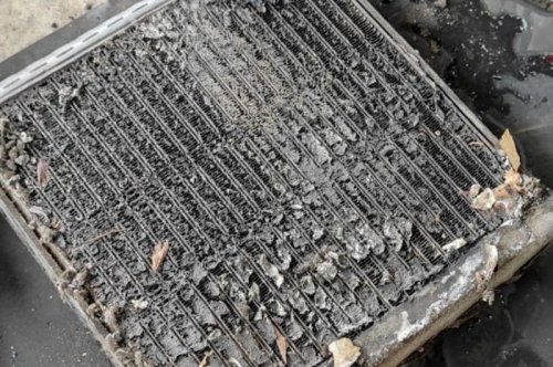 Ini Penyebab Endapan lendir Terbentuk di Evaporator AC Mobil Bekas