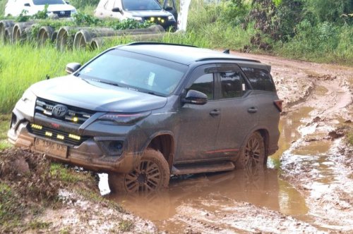 Ultah ke-18, ID42NER Geber Fortuner di Trek Off Road hingga Tanam Pohon
