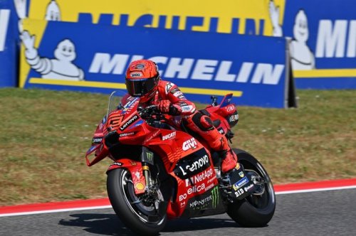 Kalahkan Pecco Bagnaia, Marc Marquez Rebut Pole di Kualifikasi MotoGP Italia 2025