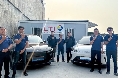 NETA Senyum Lebar, Serahkan Pesanan 100 Unit Mobil Listrik Untuk Luxury Trans Indonesia