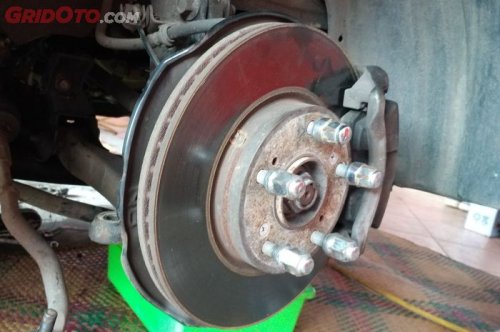 Begini Cara Mudah Menangani Rem Mobil Bekas yang Bunyi Berdecit