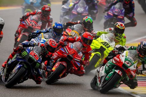 Kalahkan Bezzecchi dan Quartararo, Marc Marquez Menang Sprint MotoGP Jerman 2025