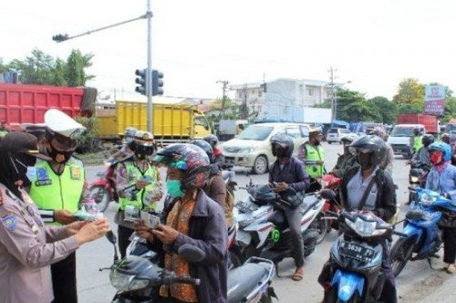 Tegas! Polisi Buru Motor yang Pakai Pelat Nomor Cuma Satu Sampai Ditutup Lakban