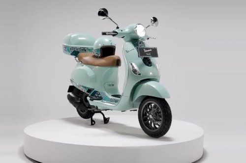 Makna 7 Motif Batik Nusantara yang Ada di Vespa Batik Edition, Berani Lihat Harganya?