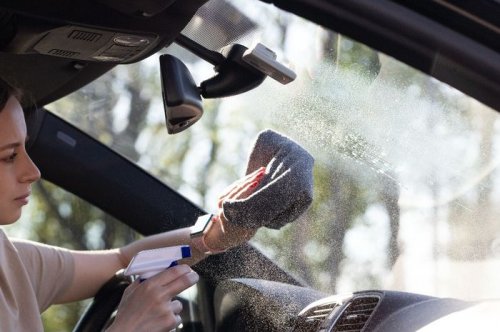Merawat Kaca Film Mobil Ternyata Mudah, Cukup Lakukan Hal Seperti Ini