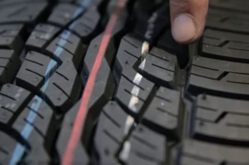 Enggak Banyak Orang Tahu, Ternyata Ini Arti Garis Warna Pada Ban Baru