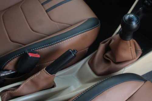 Perlu Tahu, Ini Efek Ngeri Terlalu Lama Pakai Rem Tangan Saat Parkir Mobil