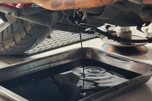 Nggak Main-main, Ini Efek Dahsyat Telat Ganti Oli Mesin di Motor Matic