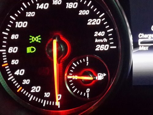 Banyak Pengemudi Tak Sadar, Kebiasaan Isi Bensin Sedikit Mengancam Komponen Ini