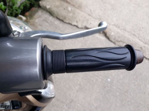 Cara Mudah Membersihkan Kerak kotoran Di Handgrip Motor Bekas