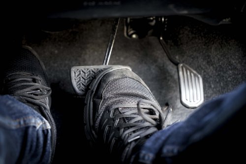 Pedal Rem Mobil Diinjak Terasa Dalam, Lakukan Ini Biar Kembali Nomal