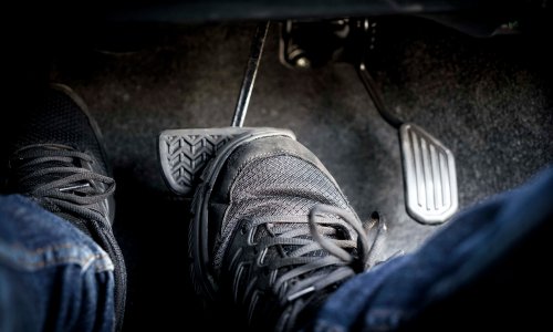 Rem Blong saat Mobil Melaju Kencang, Begini Cara Mengendalikannya