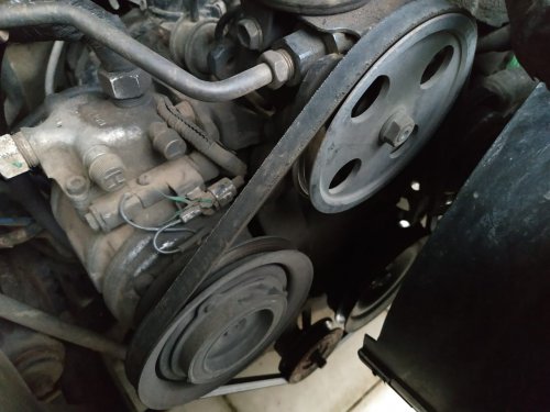 Gak Hanya Bunyi, Ini Ciri-ciri Fan Belt Mobil Bekas Yang Wajib Diganti