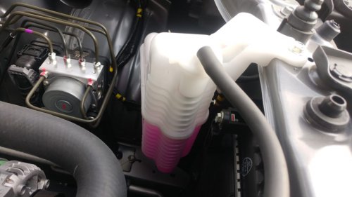 Waspada, Ini Dampak Biarkan Tabung Reservoir Radiator Kosong