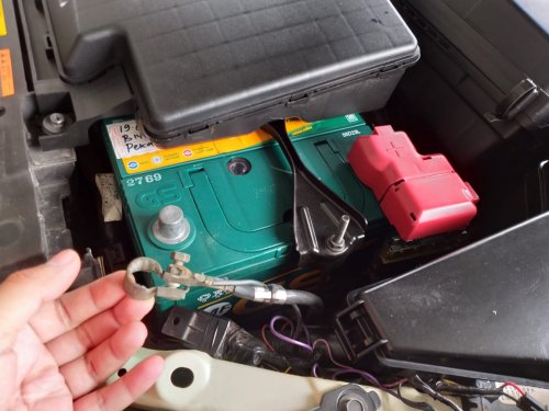 Pentingnya Cek Kekencangan Baut Terminal Aki Mobil, Ini Alasannya