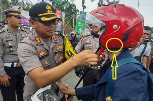 Ketahuan Polisi Urusannya Panjang, Ini Dasar Hukum Helm Wajib SNI