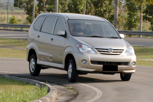 Jelang Lebaran Mobil Bekas Daihatsu Xenia 20010-2011 Tinggal Segini