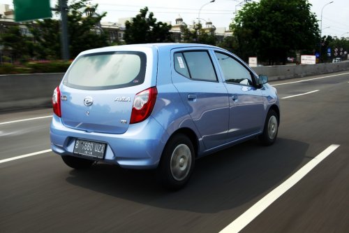 Harga Mobil Bekas Daihatsu Ayla Tahun 2015, Jelang Lebaran Sisa Segini
