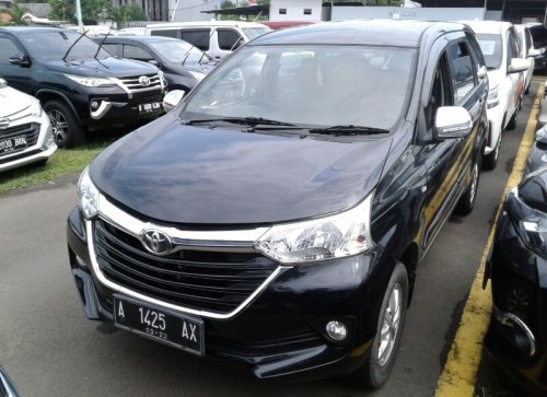 Toyota Veloz Hybrid Nongol, Harga Bekasnya Tahun 2012 Cuma Segini