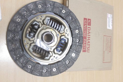 Kampas Kopling Bau Gosong? Bisa Jadi karena Cara Nyetir yang Salah!