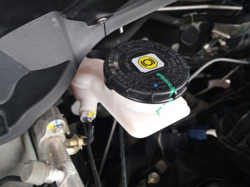 Kapan Waktu Ideal Ganti Minyak Rem Mobil? Catat Jadwal Rekomendasi Ini