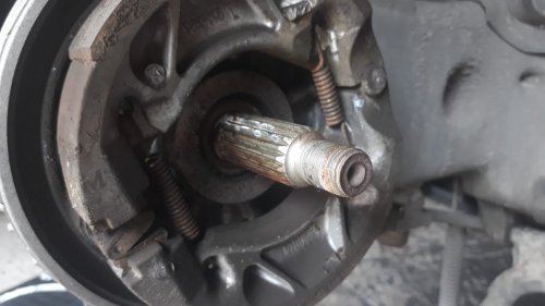 Ternyata Ini Penyebab Ada Oli Keluar Dari As Roda Belakang Matic