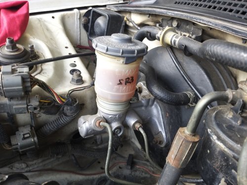 Sambil Ngabuburit, Begini Cara Cek Kerusakan Master Rem di Mobil Bekas