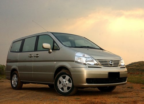 Intip Harga Mobil Bekas Nissan Serena 2005 C24, Tipe HWS Murah Banget