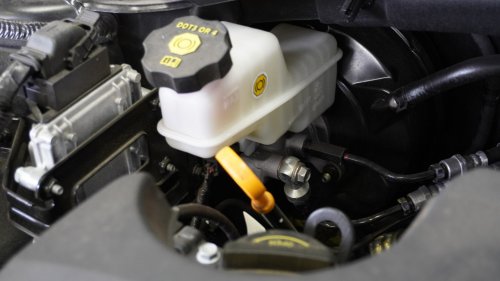 Catat! Ini Efek Mencampur Minyak Rem Mobil Berbeda Spesifikasi