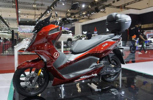 Motor Pakai Top Box Boleh Enggak Sih Dijadikan Senderan? Ini Penjelasannya