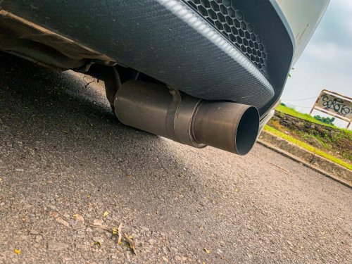 Knalpot Keluar Asap Putih Terus Menerus, Wajib Tahu Penyebabnya