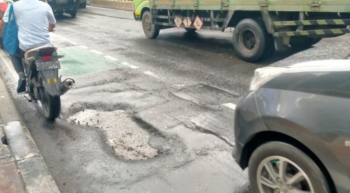Awas Bahaya Mengintai, Ini Titik Jalan Berlubang di Jakarta dan Tangerang