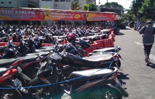 Mudik Anti Cemas, Polisi Bandung Buka Layanan Titip Kendaraan