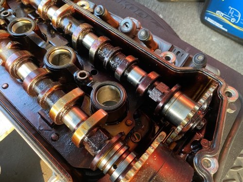 Malas Ganti Oli Mesin Mobil Sesuai Jadwal Bisa Munculkan Sludge, Ini Efeknya ke Mesin