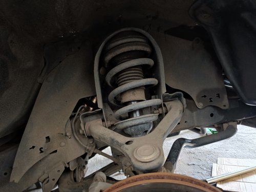 Cara Mudah Cek Sendiri Kerusakan Sokbreker Depan Mobil Bekas