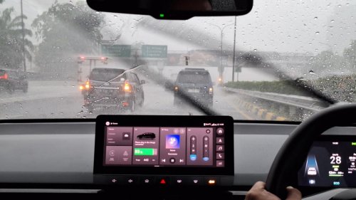 Pemilik Harus Tahu, Alasan Kaca Mobil Perlu Dibersihkan Secara Rutin