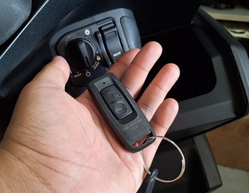 Tips Cara Mengganti Baterai Remote Keyless di Motor Matic Honda