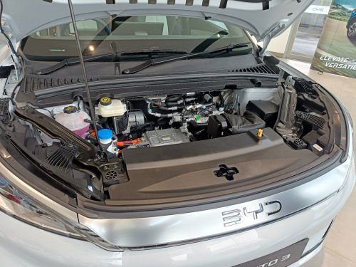 Wajib Tahu Apakah Mobil Listrik Pakai Oli? Berikut Penjelasan Mekanik