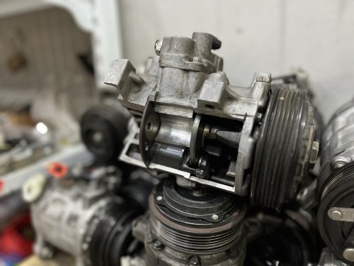 Kapan Seharusnya Ganti Oli Kompresor AC Mobil, Ini Jawabannya