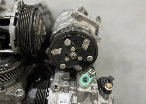 Begini Cara Deteksi Kompresor AC Mobil Mulai Mengalami Rusak