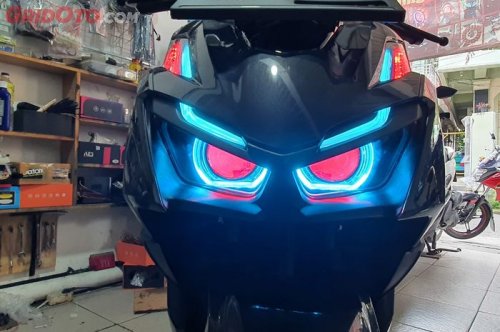 Cocok Buat Turing Libur Lebaran, Ini Kelebihan Pasang Lampu Projector Biled di Motor