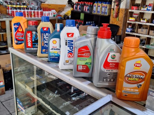 Emang Bisa Oli Mesin Motor Basi Seperti Makanan? Begini Faktanya