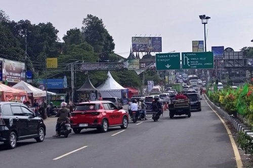 Puncak Bogor Diserbu saat Imlek, Ogah Macet-macetan Bisa Coba Rute Alternatif Ini