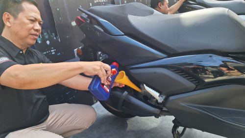 Ternyata Top-Up Oli Mesin Motor yang Berkurang Boleh, Ini Syaratnya