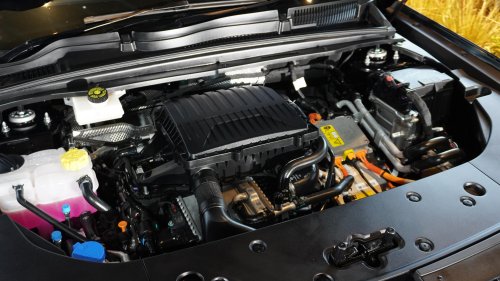 Busi Mobil Hybrid Wajib Pakai Tipe Iridium, Ini Dia Alasannya