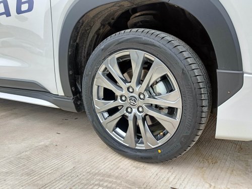 Baru Tahu, Ini Batas Upgrade Ukuran Ban Mobil Tanpa Ganti Pelek