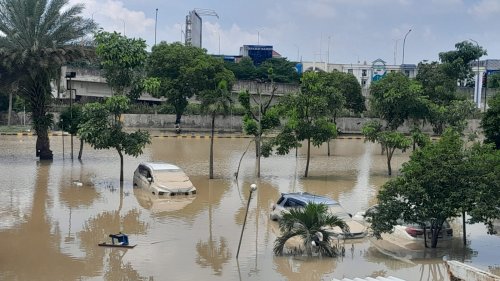 Segini Biaya Servis Mesin Mobil Terendam Banjir di Bengkel Umum