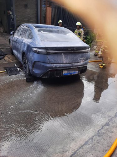 Beda Penanganan, Bang Doel Minta Damkar DKI Siapkan Tim Khusus Kebakaran Kendaraan Listrik