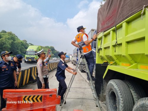 Kadung Geregetan, Pemerintah Gunakan Pelacak Canggih Ini Untuk Tertibkan Truk ODOL